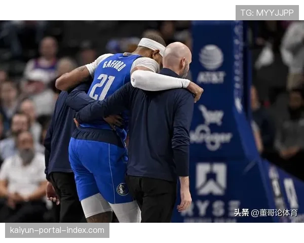 莱夫利因右膝手术赛季报销 独行侠内线防守支柱长期缺阵